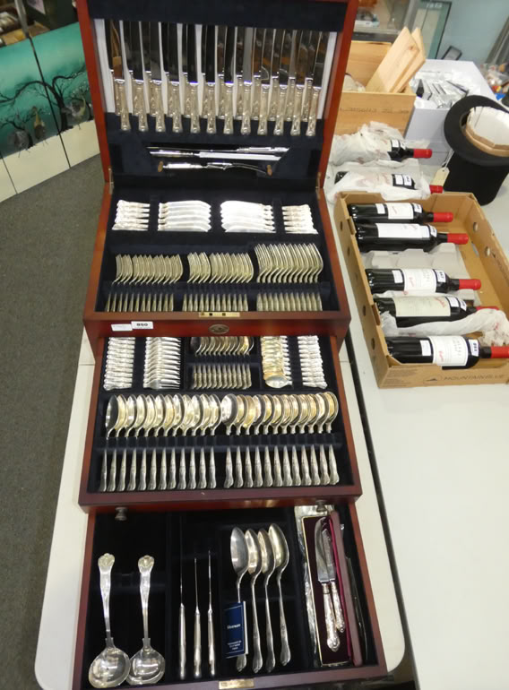 Auction lot image 4